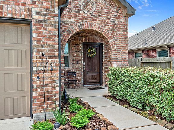 3rd image of 6851 Dogwood Cliff Ln