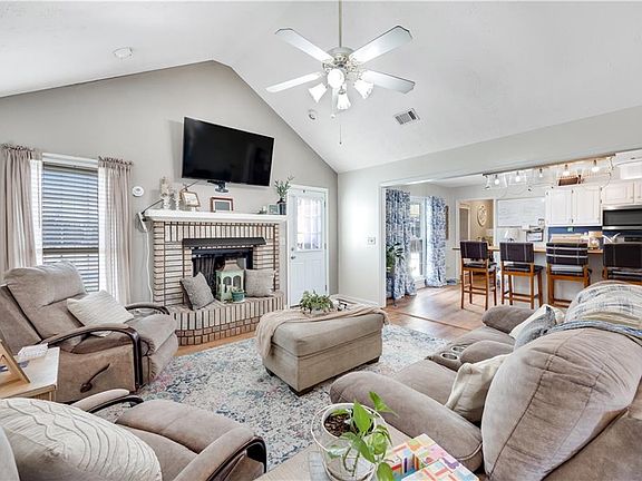 5th image of 87 Lee Rd #556