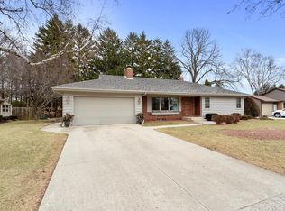 1616 Ahrens St, Manitowoc, WI 54220