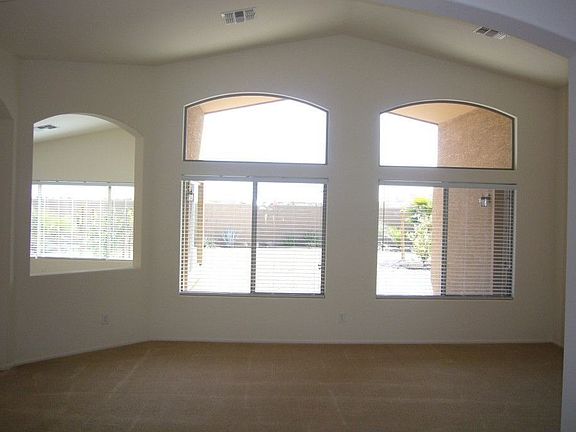 3rd image of 4421 E Tanzanite Ln