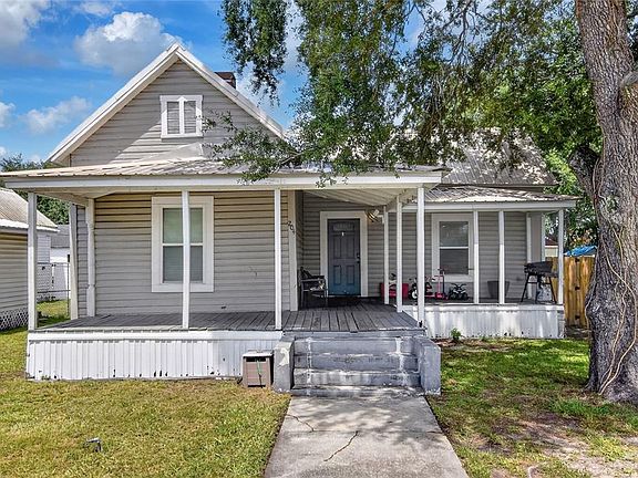 3rd image of 204 NE 1ST AVENUE