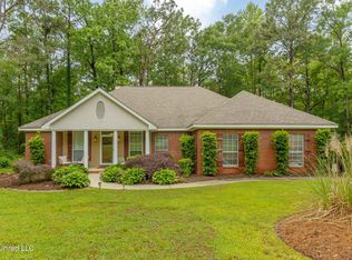 55 Woodstone Dr, Hattiesburg, MS 39402