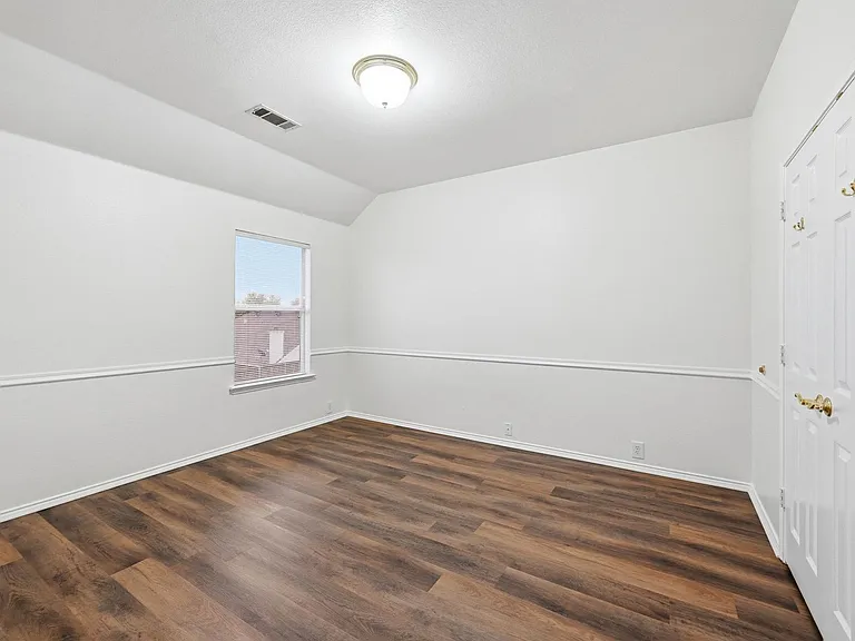 2216 Oak Park Dr — Photo 14