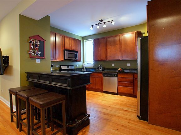 4th image of 3142 W Cullom Ave APT 1W