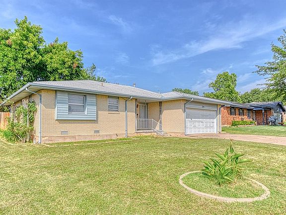 2nd image of 314 NW Compass Dr