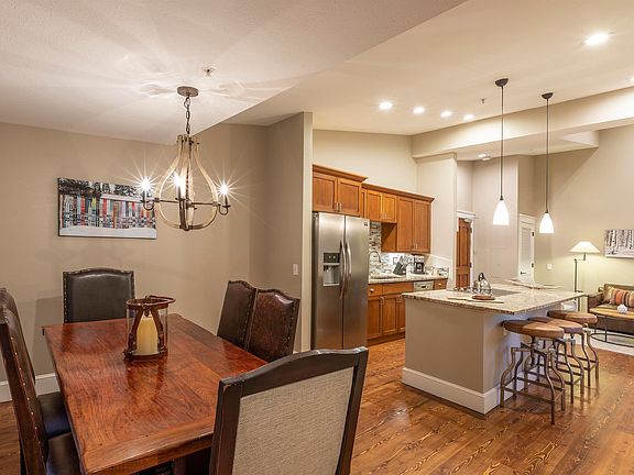 5th image of 550 Depot Ave #309