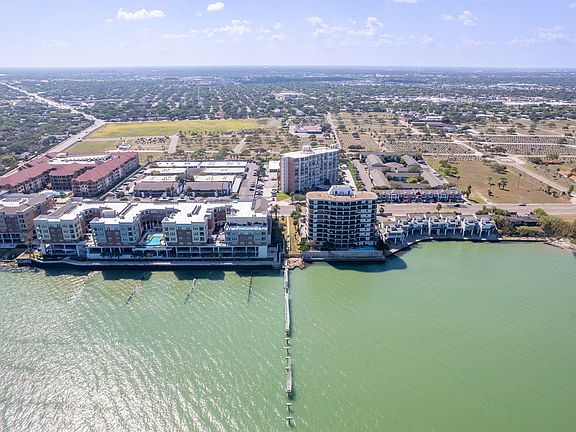 5th image of 4600 Ocean Dr APT 203