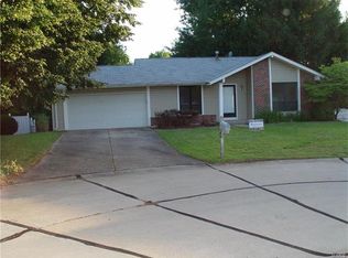 7 Briarhill Ct, Saint Peters, MO 63376