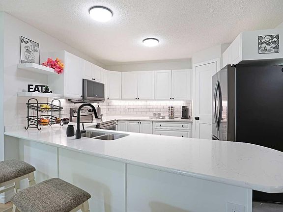 4th image of 680 Cassils Rd W #204