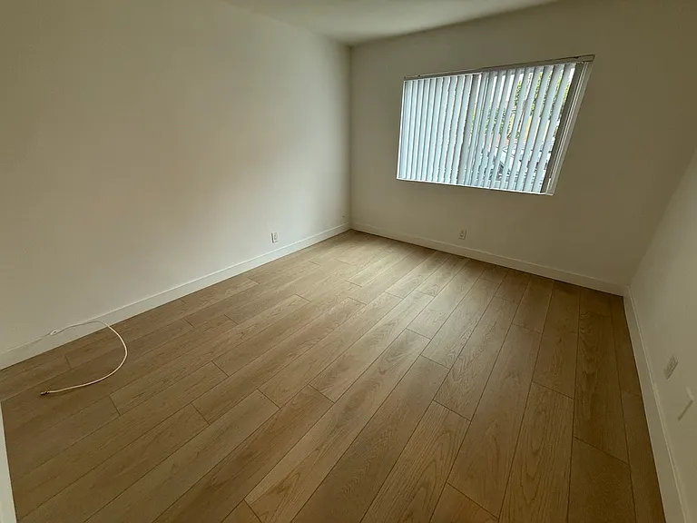 10760 Rose Ave. — Photo 10