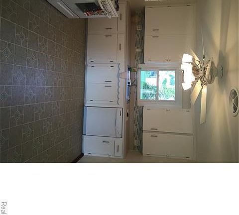 4th image of 2435 Strawberry Ln