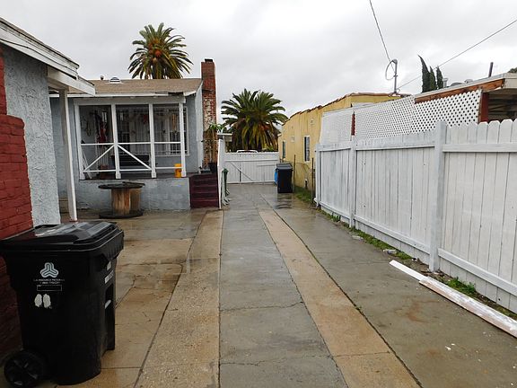3rd image of 414 W 102nd St