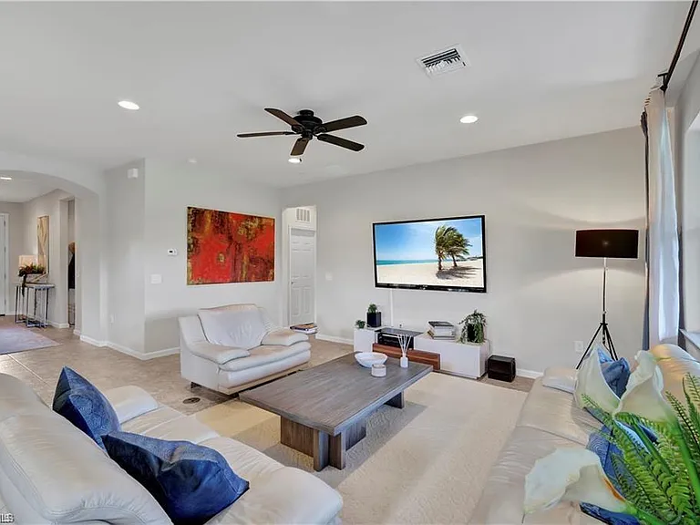 7103 Lily Way — Photo 11