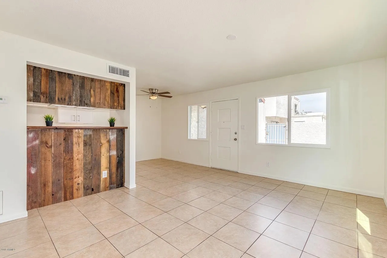 2 bed, 924 sqft, $1,299 — Photo 4