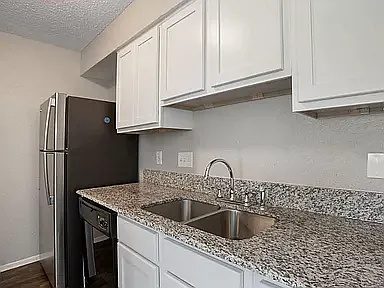 2810 1/2 Salado St #105 — Photo 10