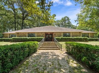 1018 Hawthorne Dr, McComb, MS 39648