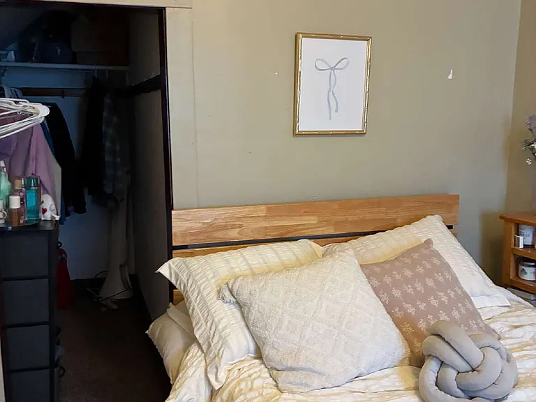 704 Niagara St — Photo 18