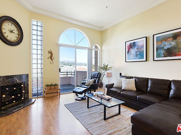 3rd image of 4830 Elmwood Ave APT 301