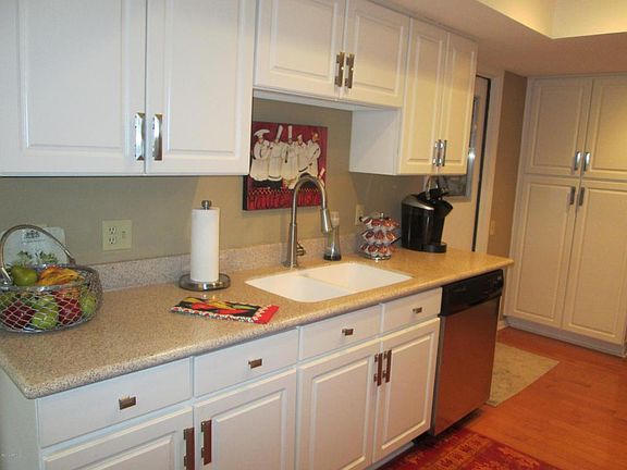 3rd image of 113 Leisure World