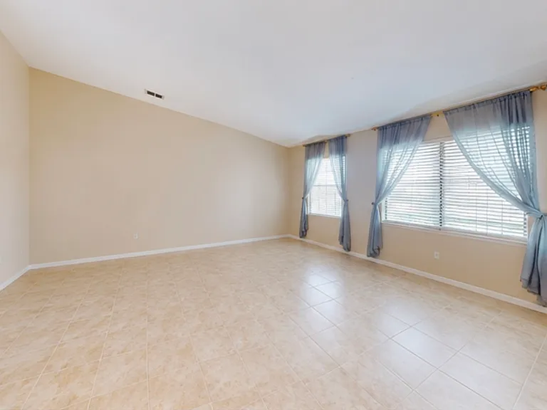 946 Sandy Way — Photo 13