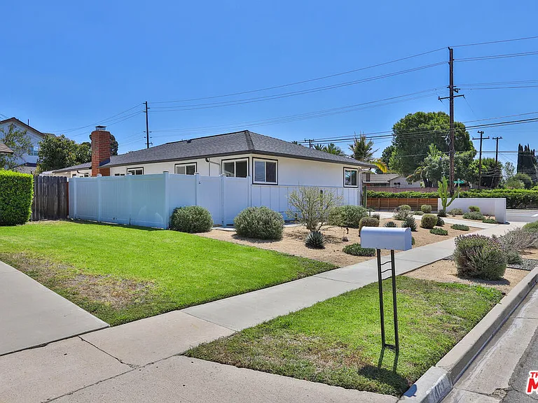 12831 Red Hill Ave — Photo 3