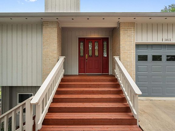 2nd image of 1011 Ridge Point Drive