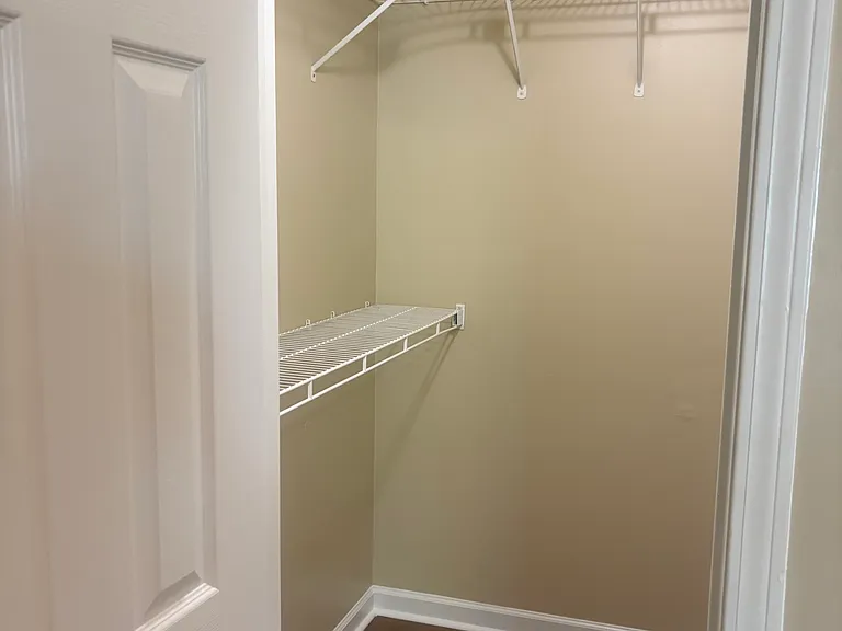 1039 N Lakeshore Dr — Photo 9
