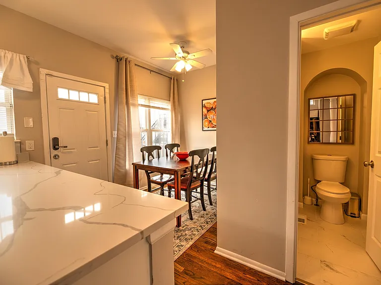 2718 W Washington Blvd — Photo 4