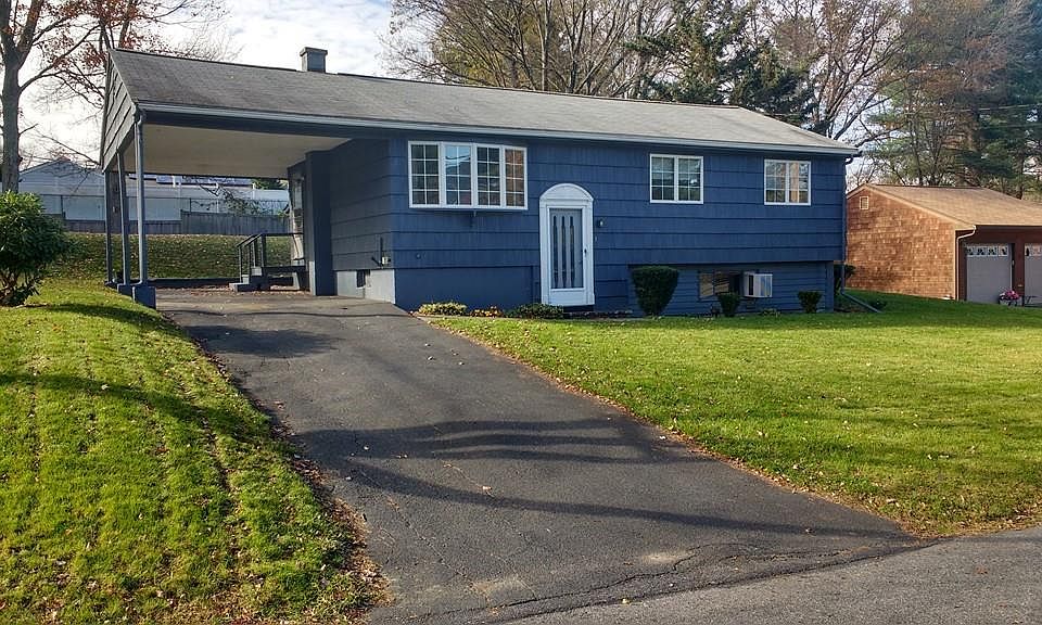 1st image of 3 Leonard Dr #0