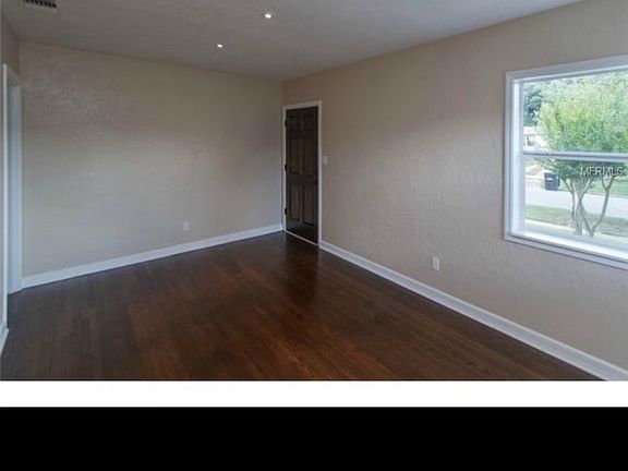 4th image of 723 Warwick Pl