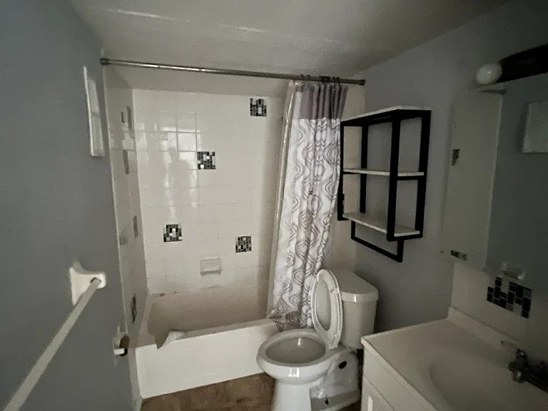 2135 Beach Dr SE #1 — Photo 6