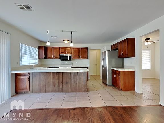 2nd image of 2742 S Las Flores