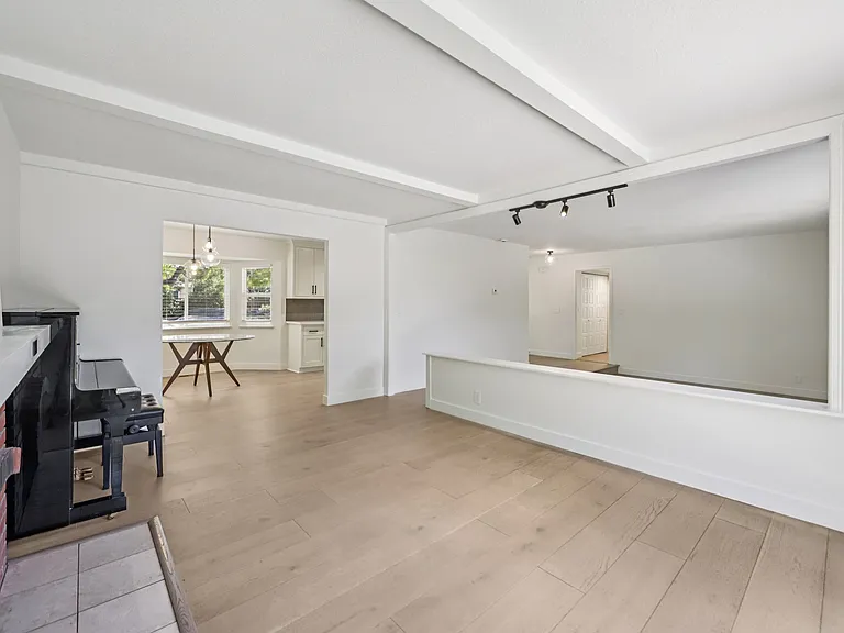 1175 Bodega Dr — Photo 3