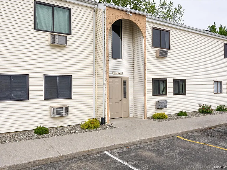 19 Scarborough Ln #A — Photo 17