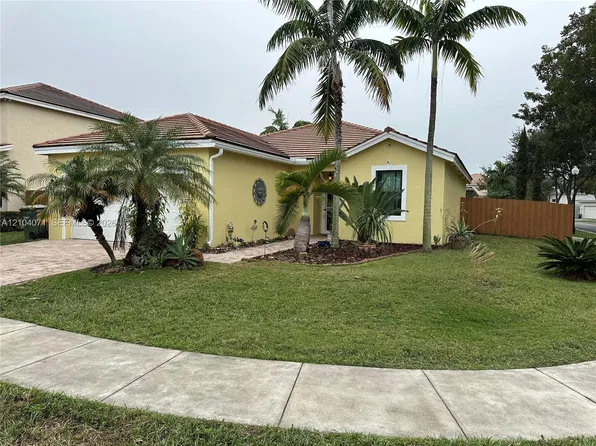 3060 SE 4th Ct, Homestead, FL 33033