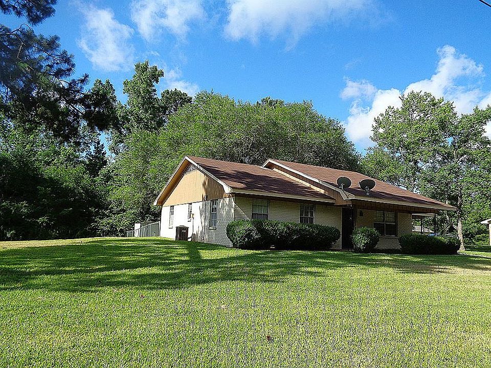 1st image of 2212 Badger Ln