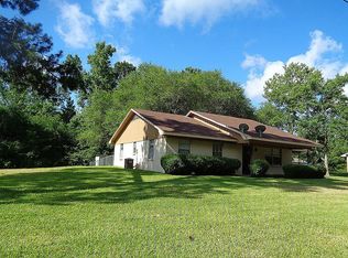 2212 Badger Ln, Huntsville, TX 77320
