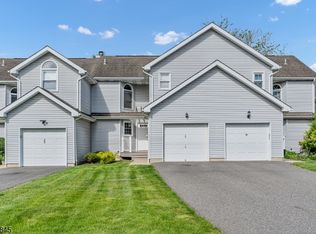 19 Guenevere Way, Berkeley Heights, NJ 07922