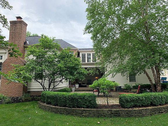 3rd image of 6840 Macneil Dr