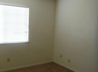815 E Leland Way, Hanford, CA 93230