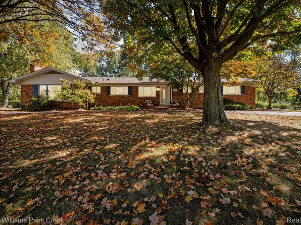 952 Dursley Rd, Bloomfield Hills, MI 48304