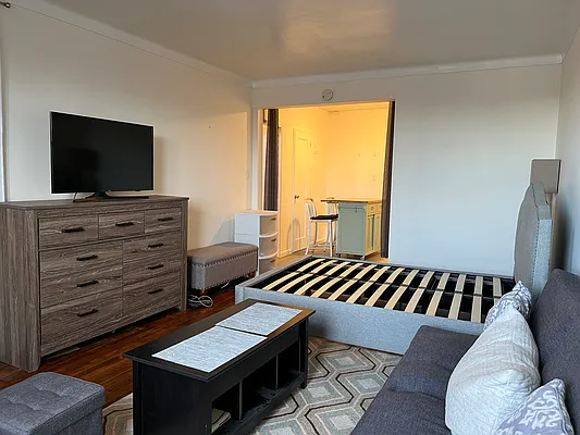 Rented by REAL New York | media 2