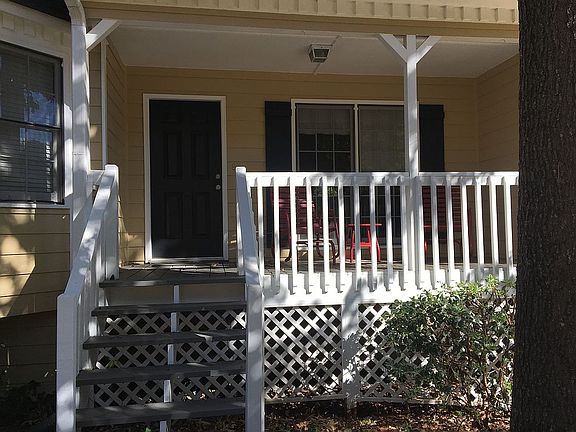 3rd image of 535 Brooksdale Dr