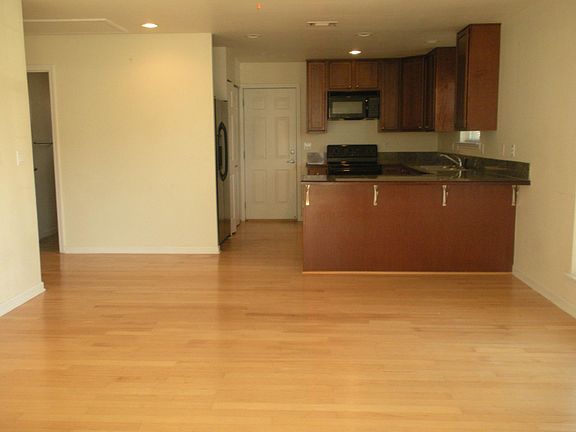 5th image of 6224 Milne Blvd