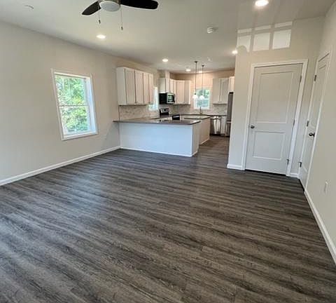 living room/kitchen