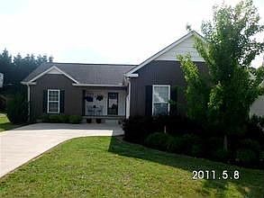 1st image of 125 Ashwood Ln