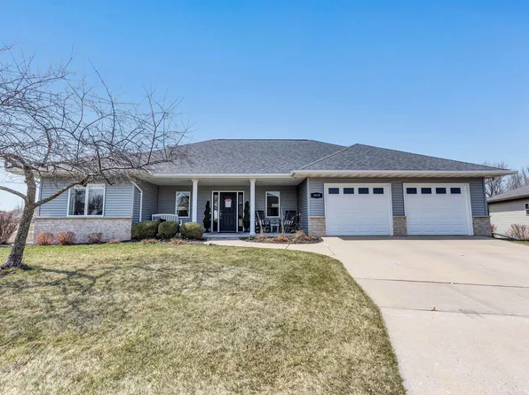 2070 Wisteria Cir, Green Bay, WI 54313