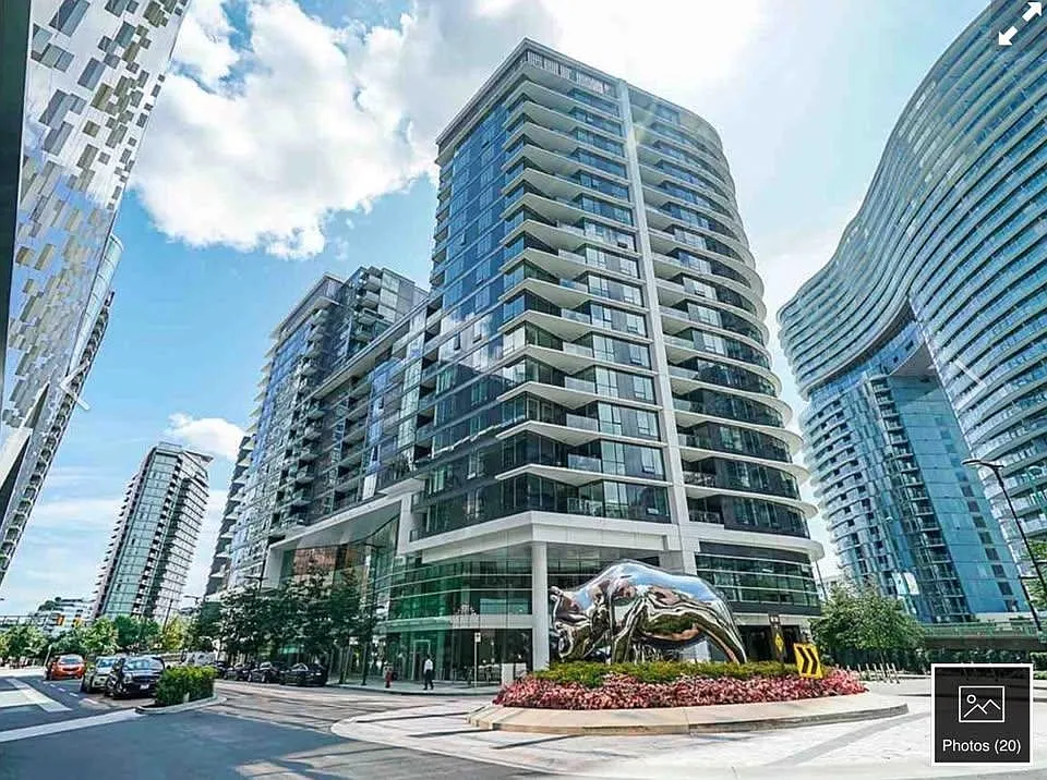68 Smithe St #1016
