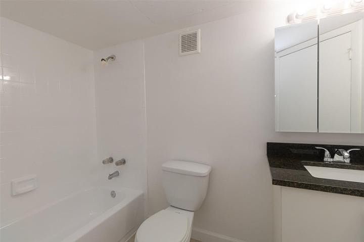 2nd image of 17520 NW 67th Pl #M-1