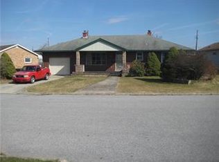 3880 Rosewood Ln, Whitehall, PA 18052